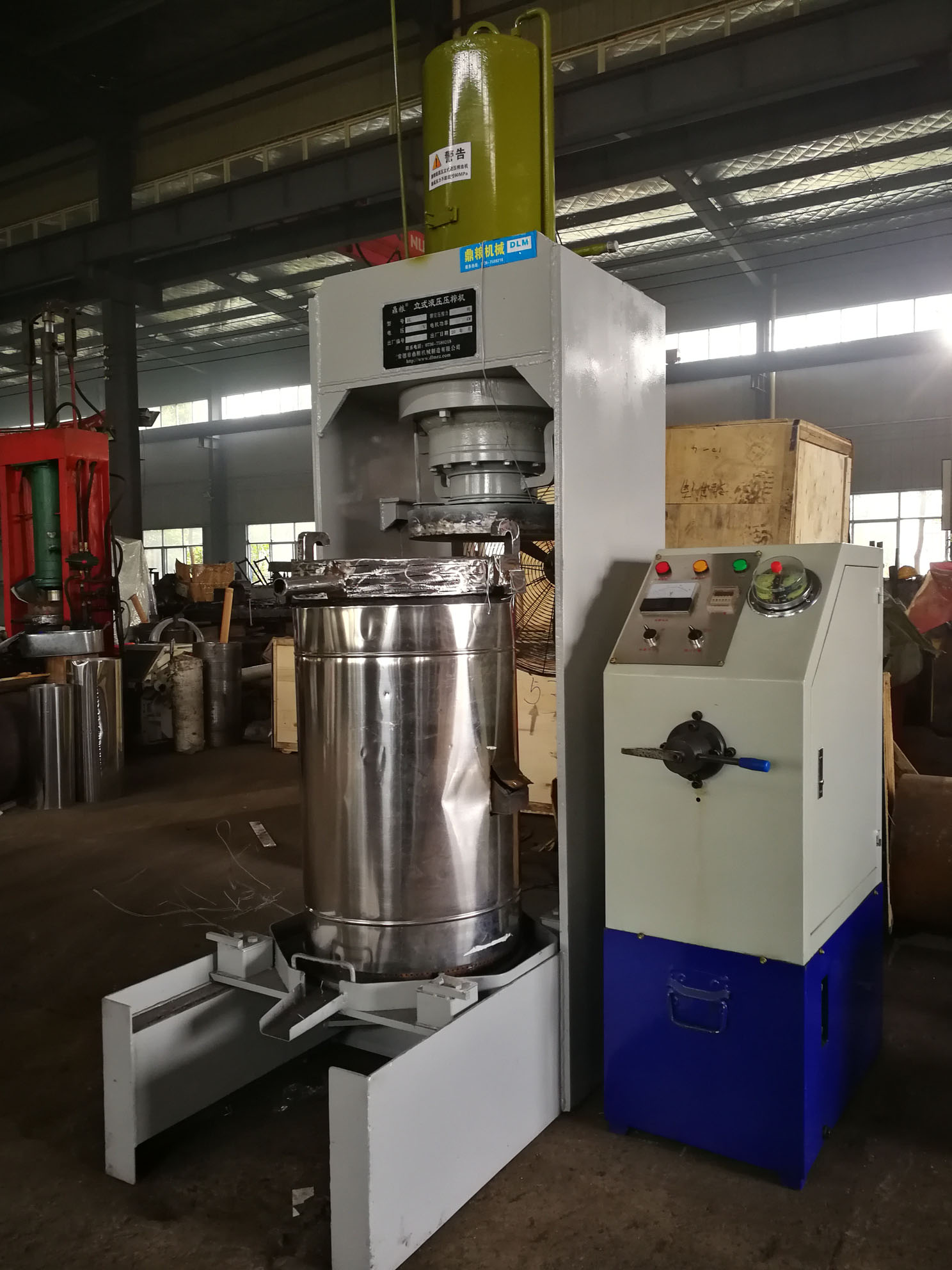 不銹鋼超高壓立式液壓壓榨機，果汁壓榨機，果渣壓榨機，藥材壓榨，油渣處理，白土壓榨